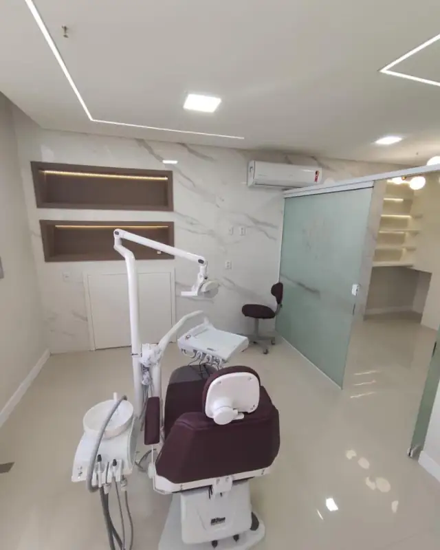 Consultório odontológico reformado pela Bedrock no Edifício Premier, em Ilhéus